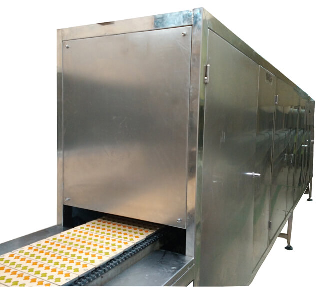 Candy cooling tunnel